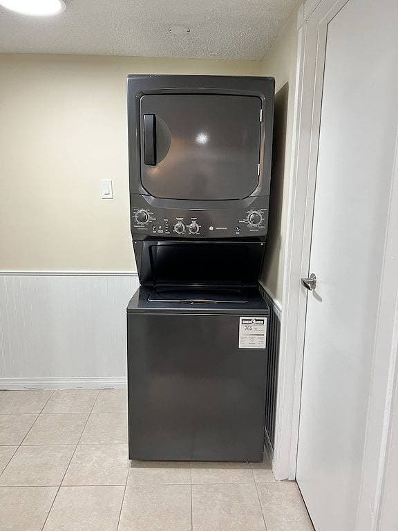 Foto 5 von 11: Bright1 Br suite w/ free parking & wifi & Netflix & all basic amenities