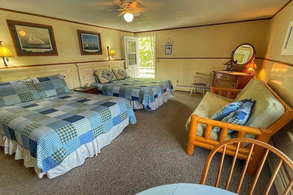 Foto 9 von 24: 19 Acadia Lodge Sleeps 4 Open Hearth Inn