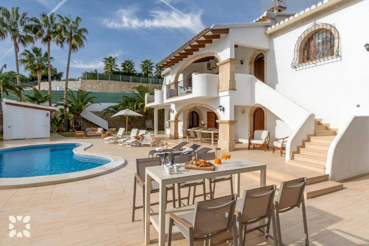 Foto 4 von 5: Villa with Private Pool