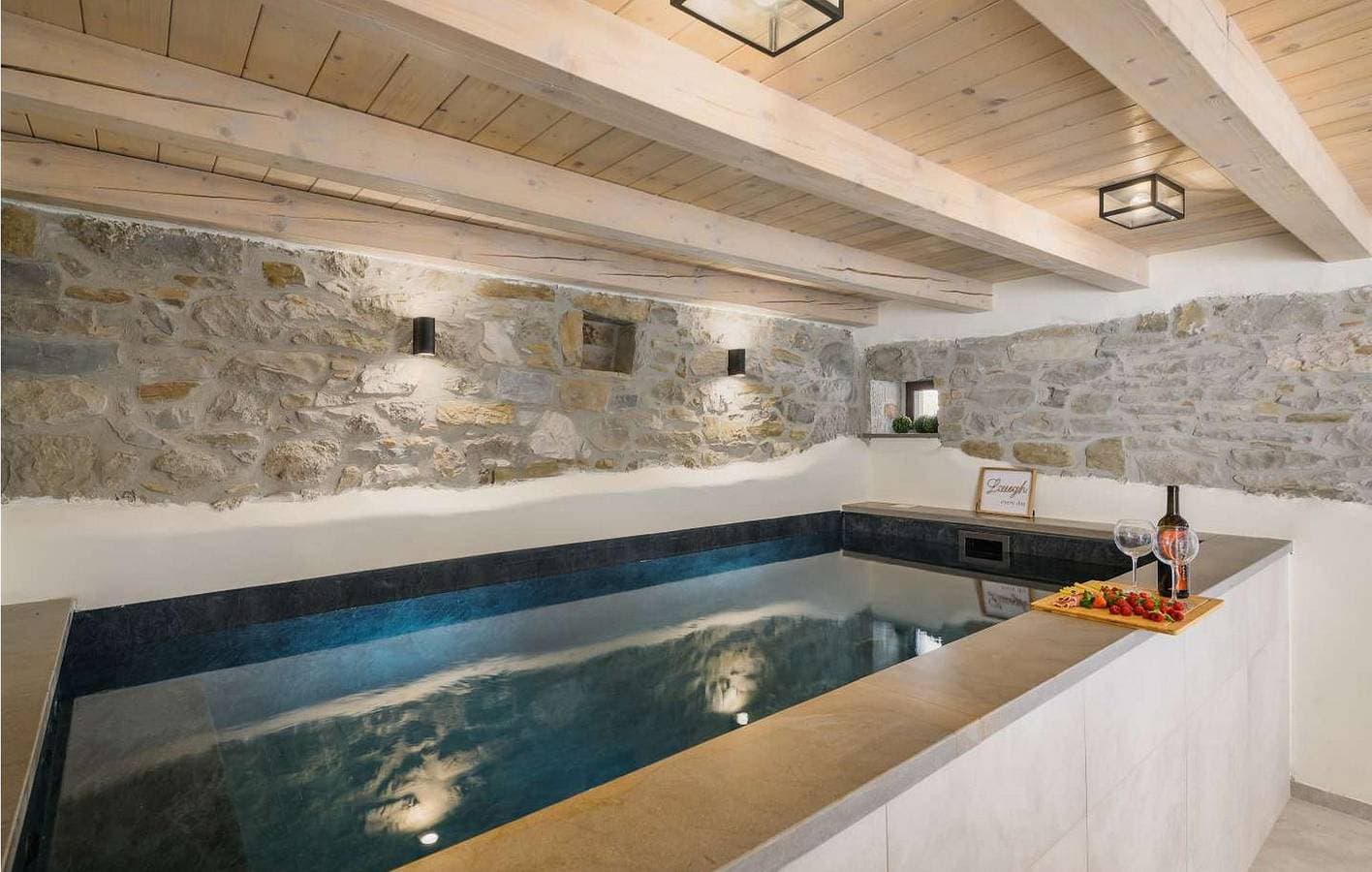 Foto 6 von 45: Geräumige 2-Zimmer-Wohnung mit Pool und Terrasse, 2,5 km vom Zentrum von Roč entfernt
