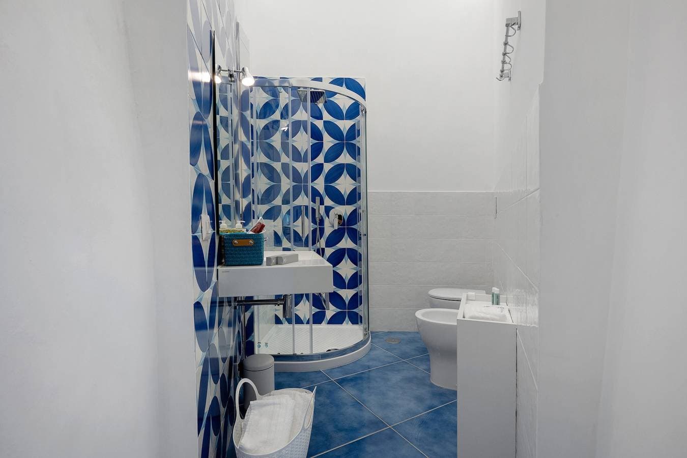 Foto 12 von 31: Zimmer 'Amalfi Sea View' mit Meerblick, WLAN und Klimaanlage