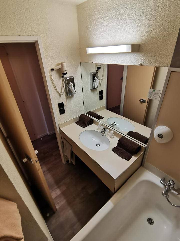 Foto 7 von 9: Quadruple Room