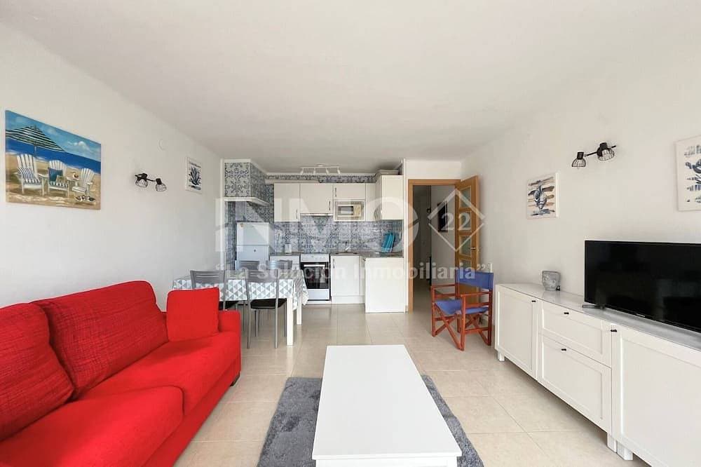 Foto 10 von 12: 1st line of beach, sea views, Llosa area