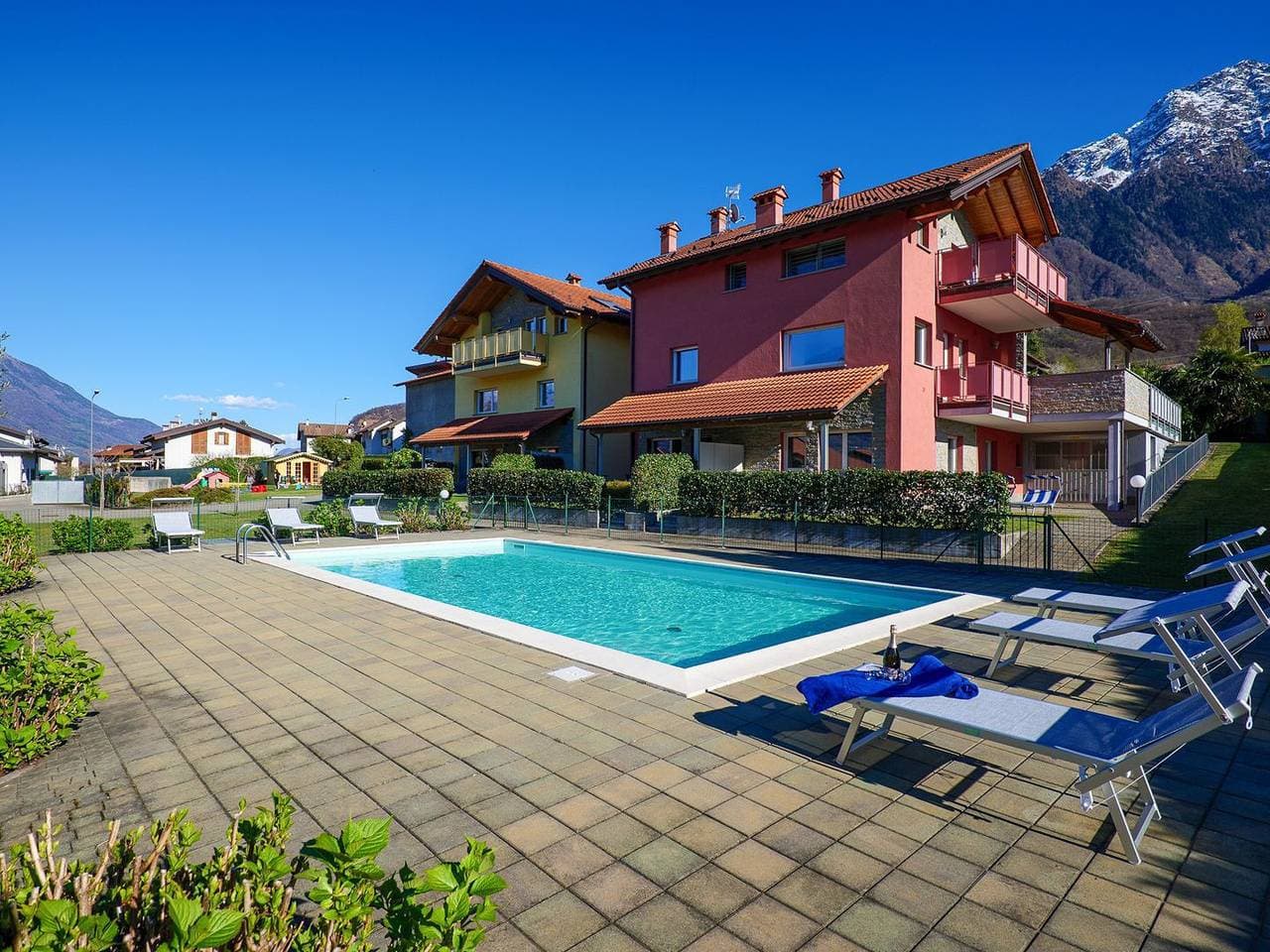 Foto 2 von 33: Rose Rossa Larissa Garten-Ferienwohnung mit Pool