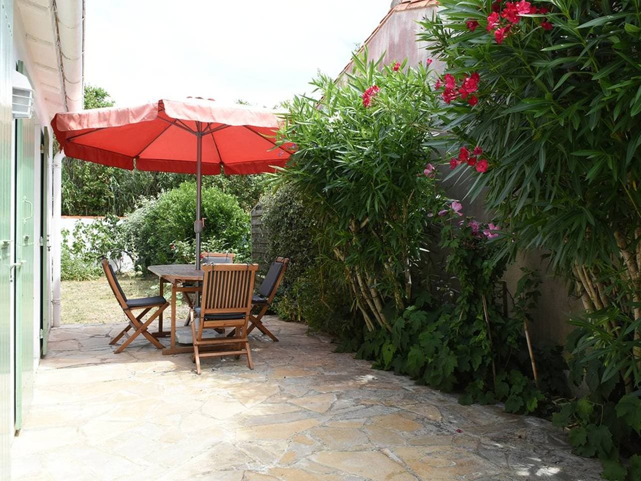 Foto 13 von 17: Charmante Maison avec Terrasse Ombragée, Proche Port, Wi-Fi Gratis, Cheminée, Stationnement à Proximité