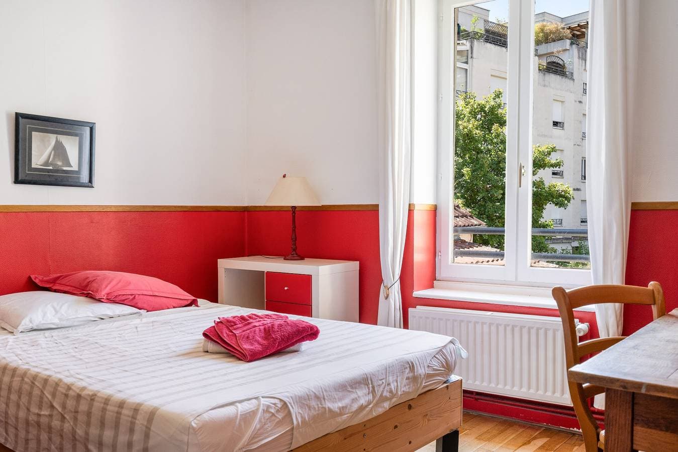 Foto 3 von 24: Gästezimmer Les lilas – Gemeinschaftspool & WLAN in Lyon