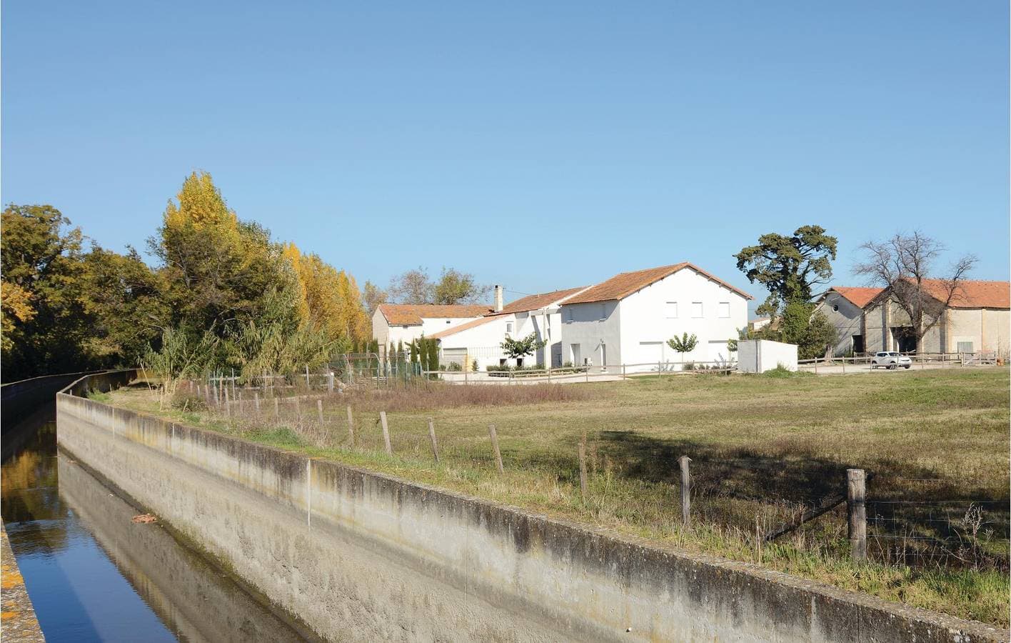 Foto 3 von 41: Gemütliche Wohnung am Pool in der Nähe der Rhone