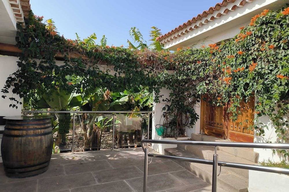 Foto 10 von 23: Einzigartige Luxusvilla in einer exotischen Bananenplantage. Beheizter Pool