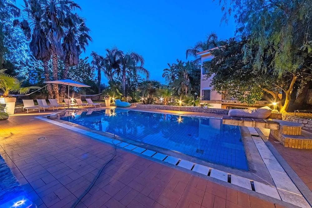 600 Meter vom Meer entfernt, privater Pool, üppiger Garten 1