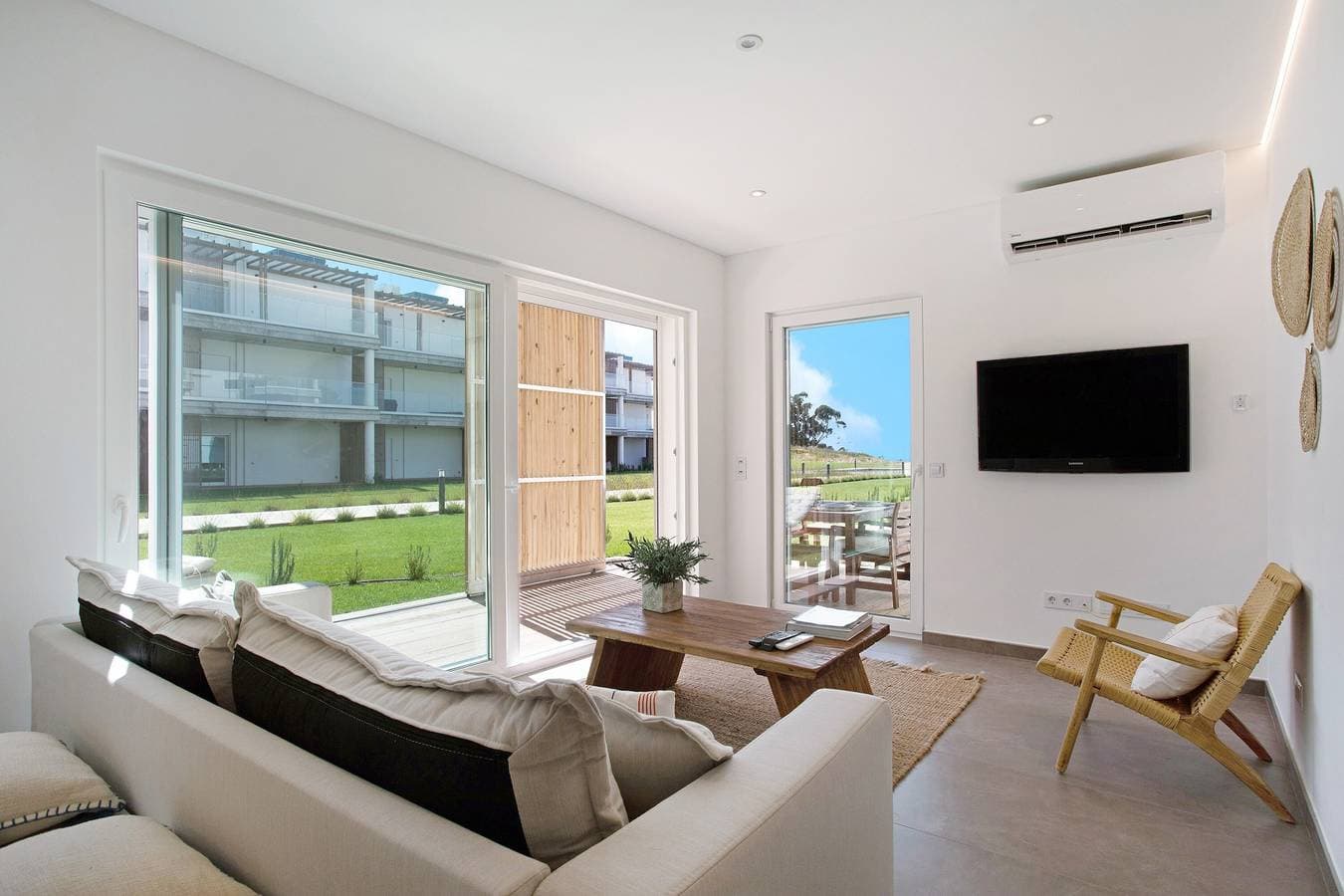 Foto 8 von 38: Ferienwohnung "Luxury Boho Style Nazaré" mit Meerblick, Gemeinschaftspool und WLAN
