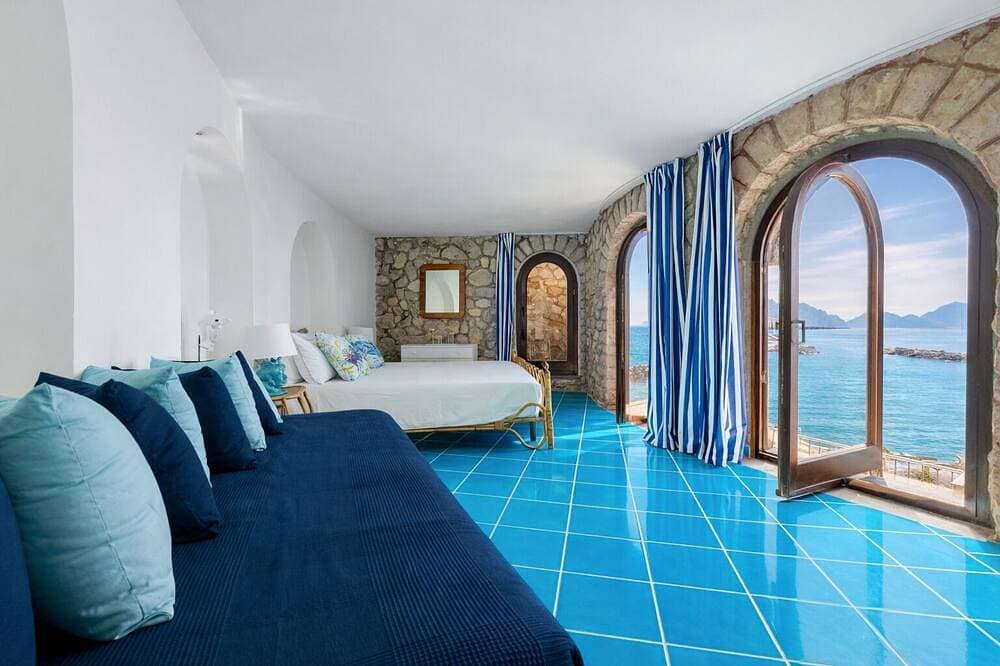 Foto 2 von 27: Enchanting panoramic suite a few steps from the sea in Sorrento Peninsula