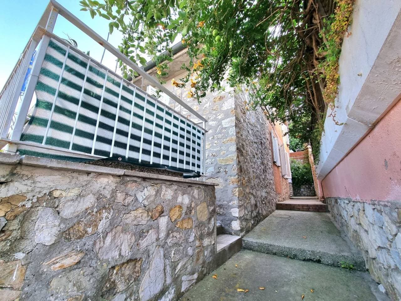 Foto 9 von 29: Ferienwohnung für 4 Personen mit Terrasse