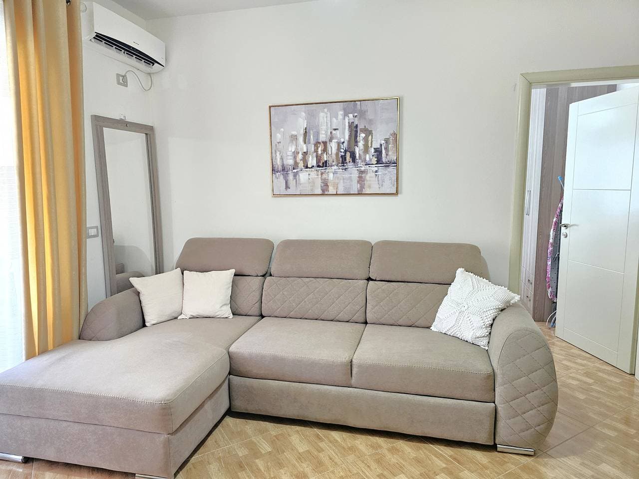 Foto 3 von 19: Ferienwohnung für 5 Personen mit Balkon