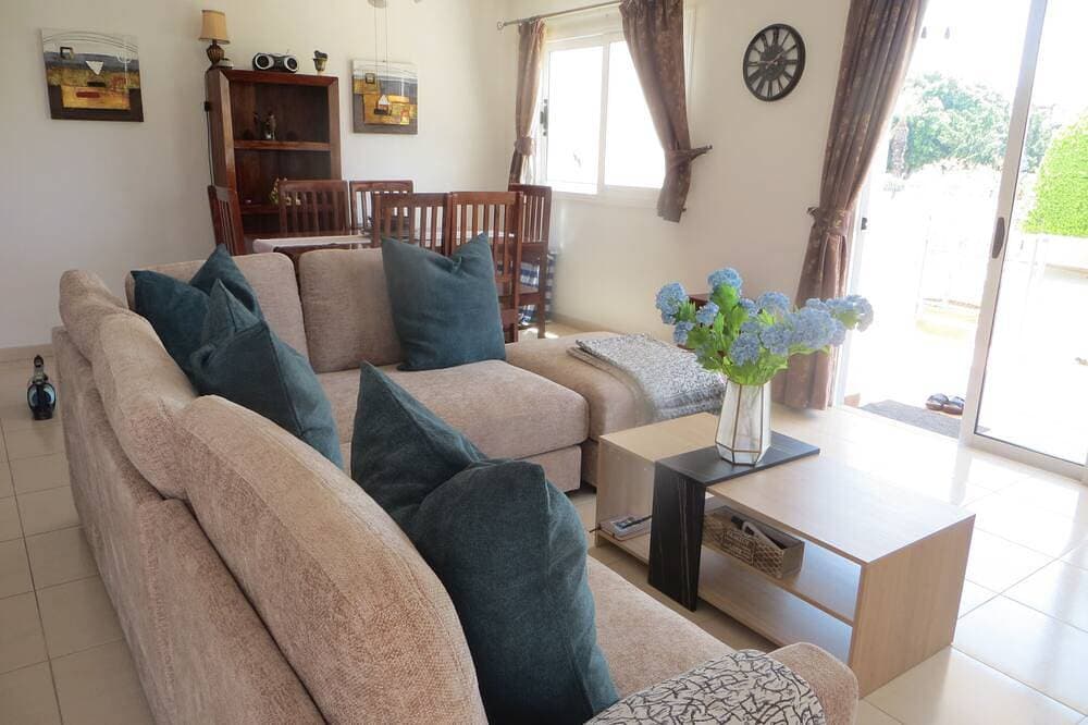 Foto 7 von 30: Erdgeschosswohnung mit Pool, A / C, TV, Dvd, WIFI, Patio und privatem Parkplatz