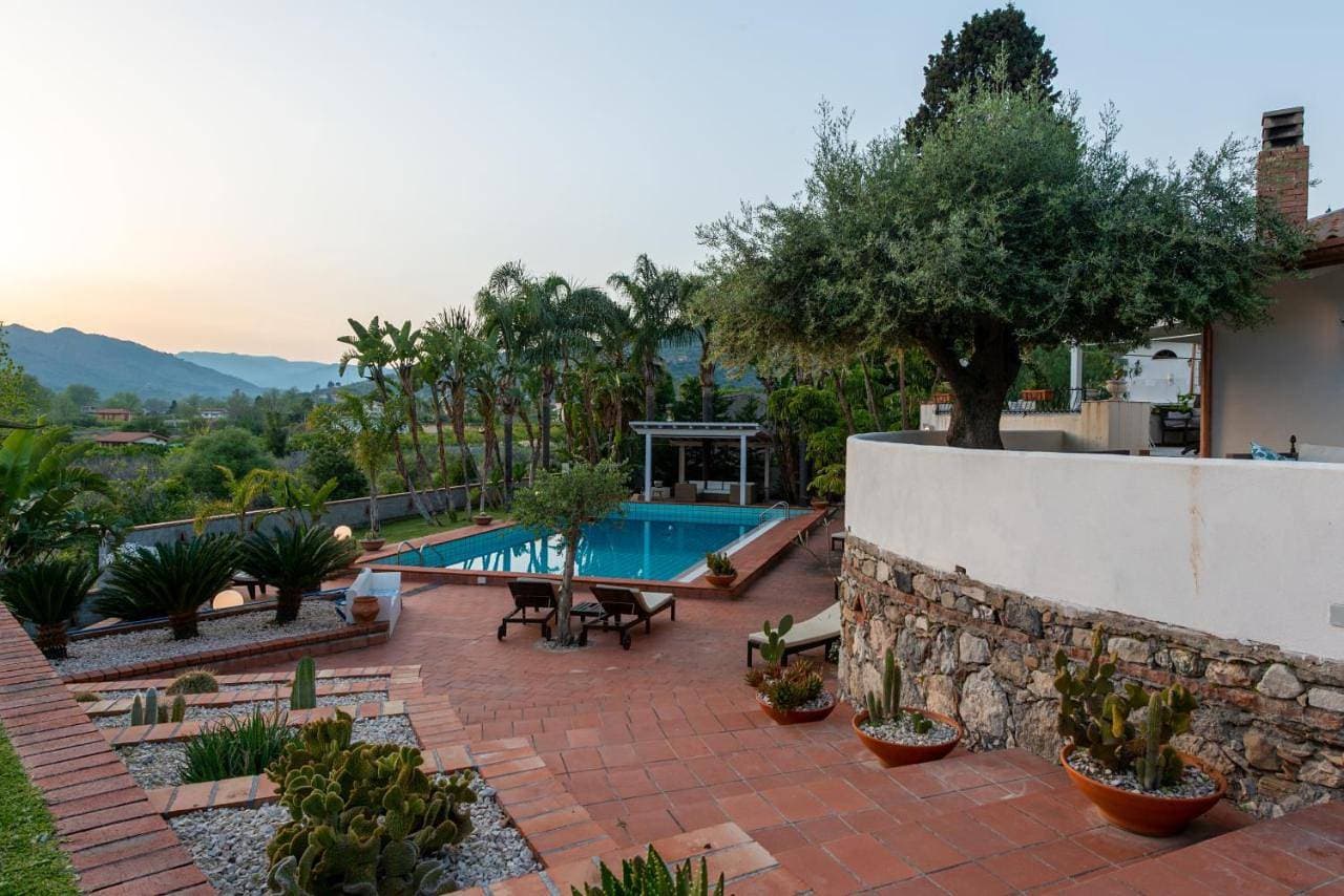 Foto 4 von 5: Four-Bedroom Villa with Private Pool