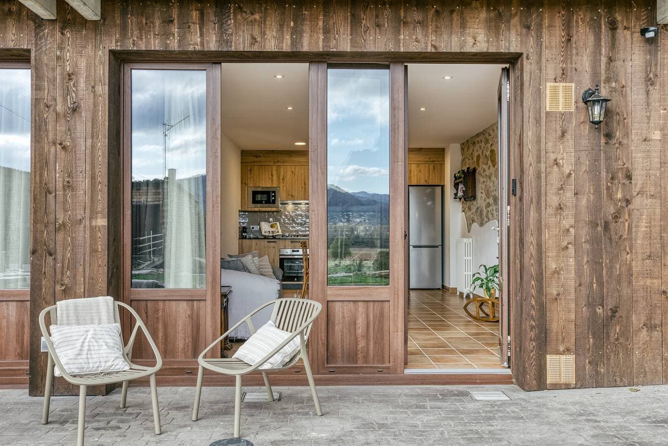 Foto 2 von 31: Ferienwohnung 'La Cabanya De La Rovira - Baix' mit Bergblick, Terrasse und Wi-Fi