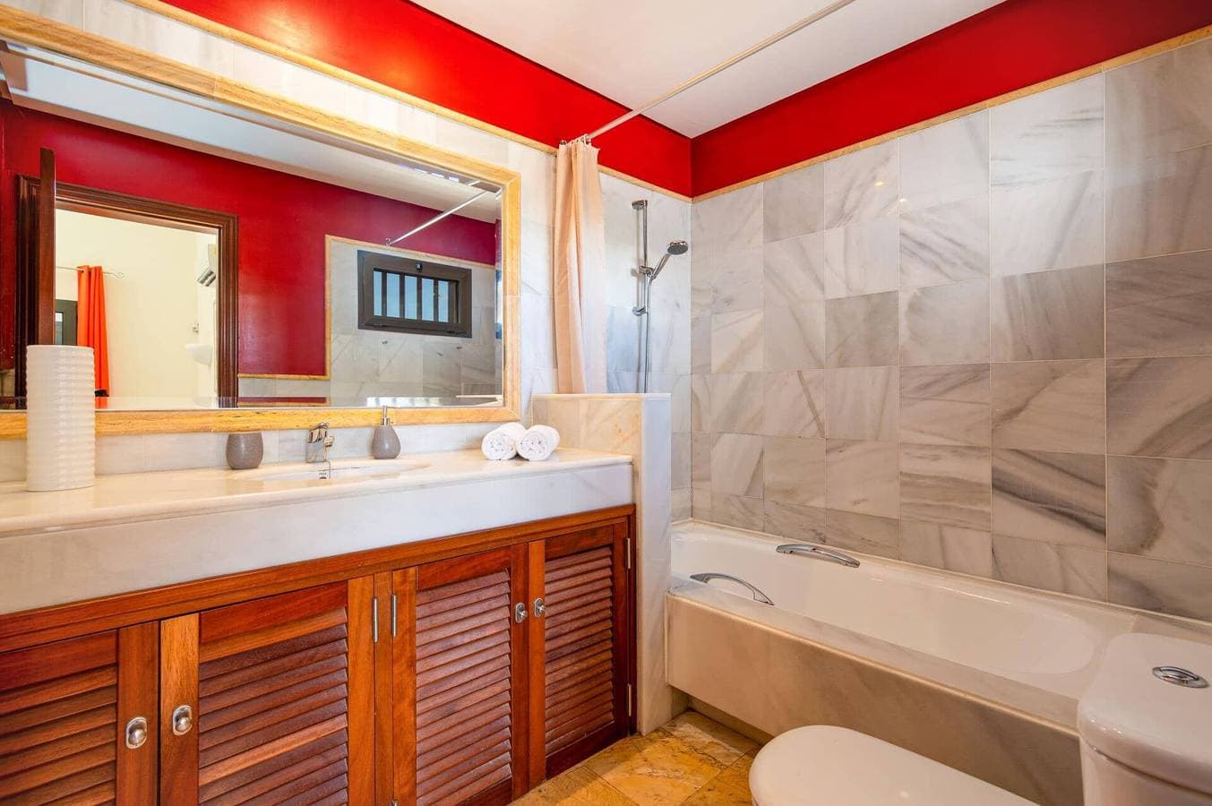 Foto 13 von 21: Villa für 4 Personen mit Garten