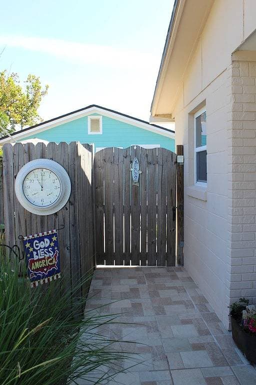 Foto 11 von 27: Beachy Guest Cottage !!