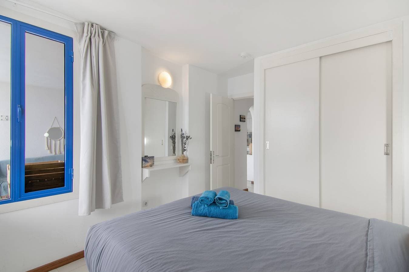 Foto 13 von 38: Ferienwohnung 'Stunning Sunset Ocean View' mit Meerblick, Gemeinschaftspool und WLAN