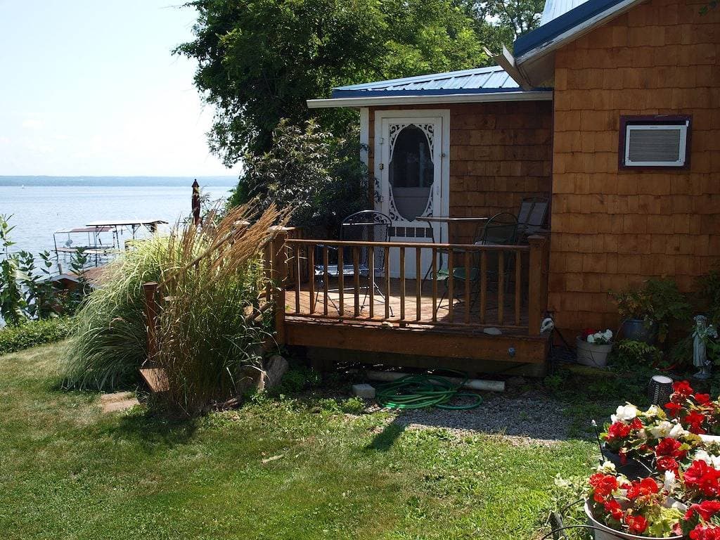 Foto 5 von 49: West Side, 101 'Lake Frontage, direkt am Wine Trail / ab 100 $. P / N