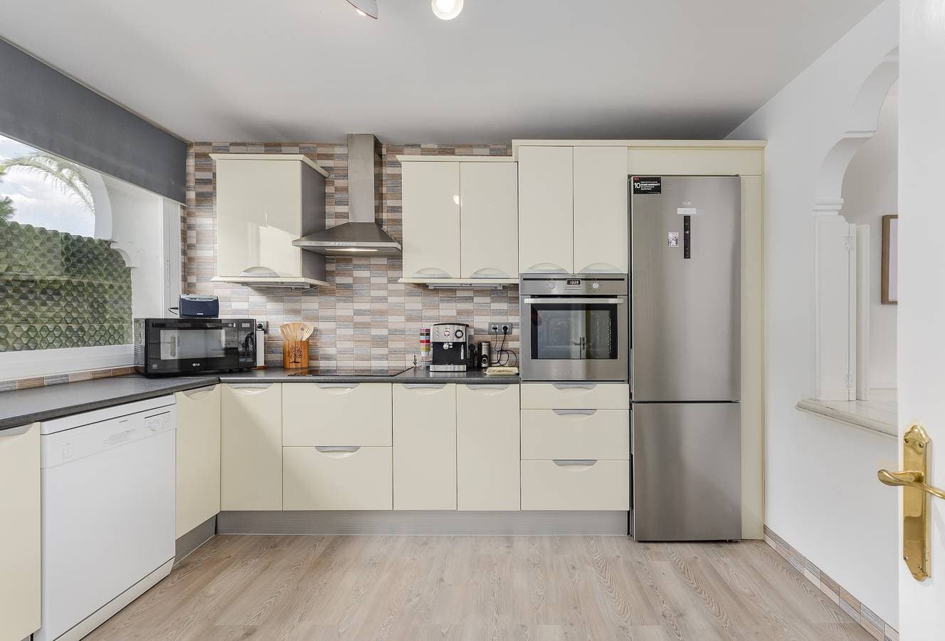 Foto 9 von 35: Wunderschönes Penthouse in El Presidente mit WLAN, 5 Pools und Tennisplätzen
