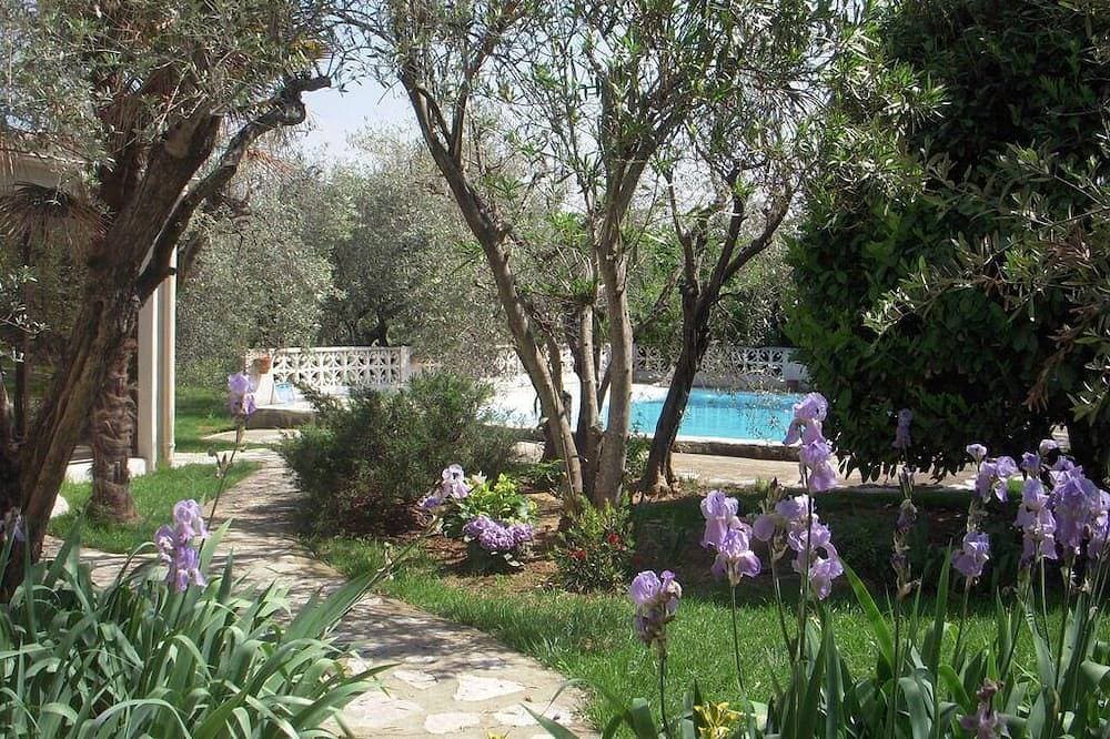 Foto 10 von 22: Ferienwohnung auf parkähnlichem Privatanwesen mit Pool bei Arles in der Provence