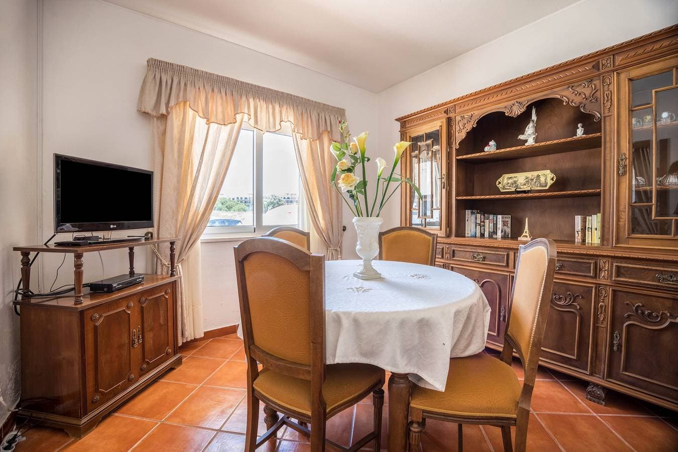 Foto 7 von 40: Ferienhaus Casa Fernandes mit Gemeinschaftspool, offener Terrasse und WLAN