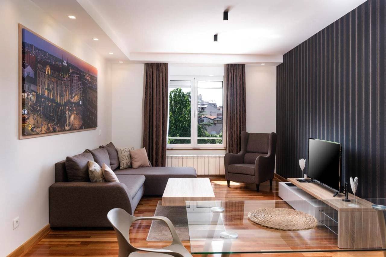 Feel Belgrade Aparthotel 1