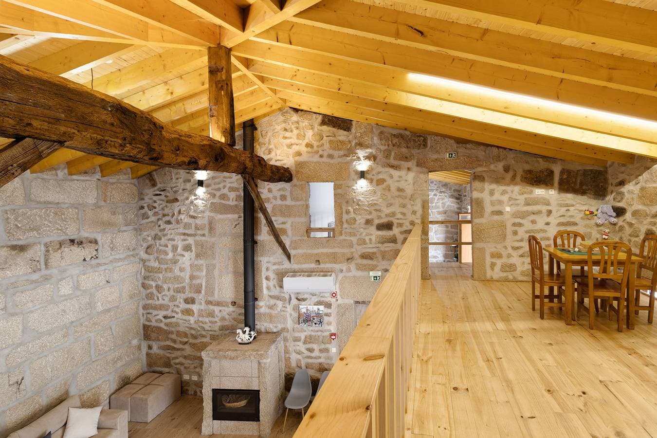 Foto 7 von 44: Ferienhaus 'Casa Da Marquinhas' mit Bergblick, Pool, WLAN & Klimaanlage