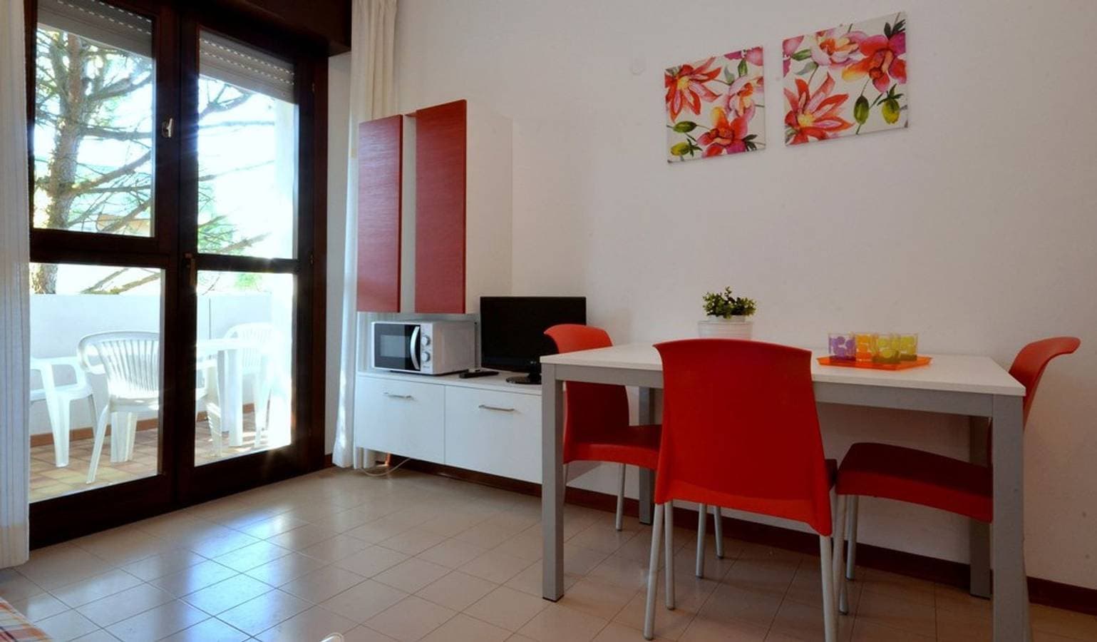 Foto 3 von 22: Moderne Wohnung mit Balkon in Strandnähe