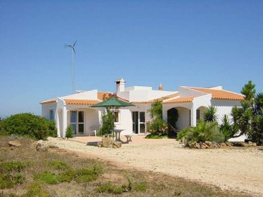 Gemütliche Ferienwohnung mit Terrasse in der Nähe von Praia da Bordeira, Carrapateira 1