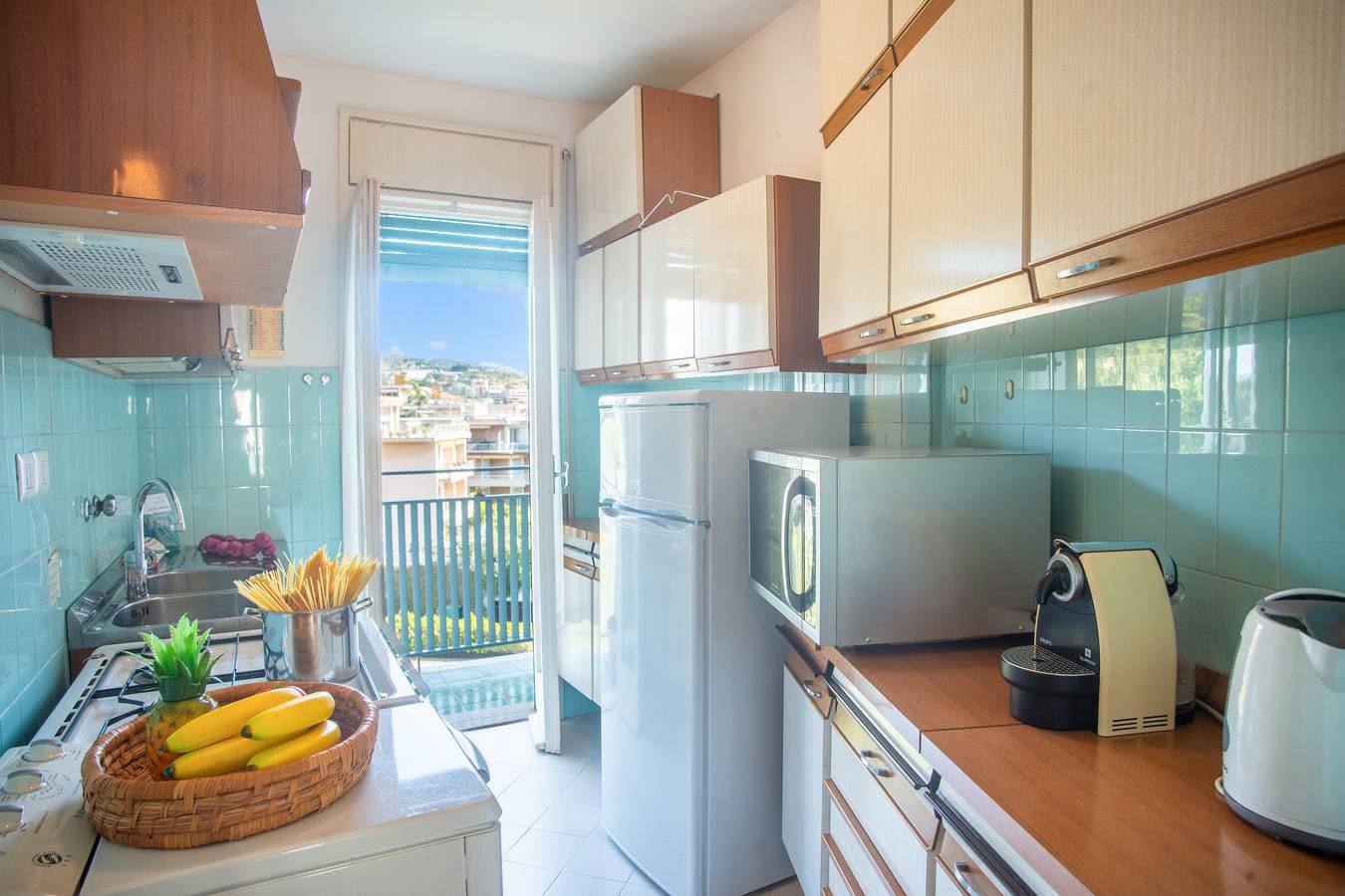 Foto 5 von 22: Bilocale Vista Mare con Piscina SeaView Balcony + Pool
