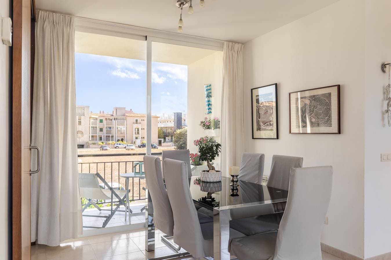 Foto 9 von 29: Ferienwohnung Llenaire cerca playa mit Bergblick, Gemeinschaftspool und WLAN
