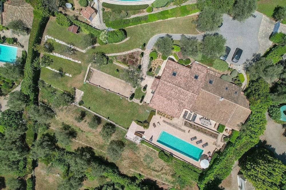 Magnificent Provencal property 1