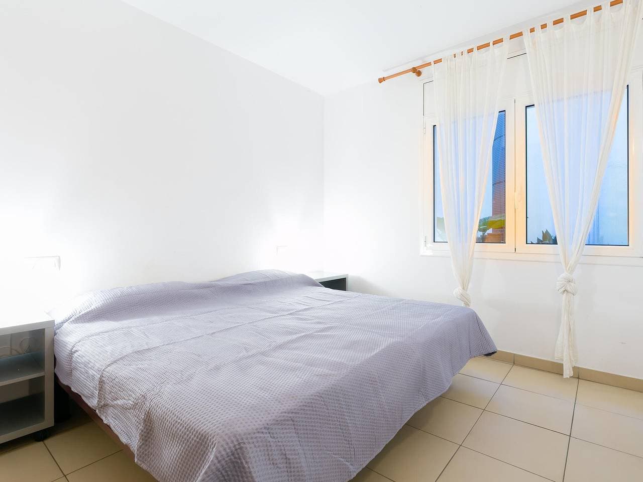 Foto 12 von 20: Helles 1-Zimmer-Apartment direkt am Strand in Roses