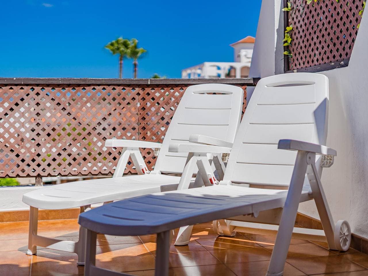 Foto 8 von 21: Appartement am Strand mit Pool, Balkon & WiFi