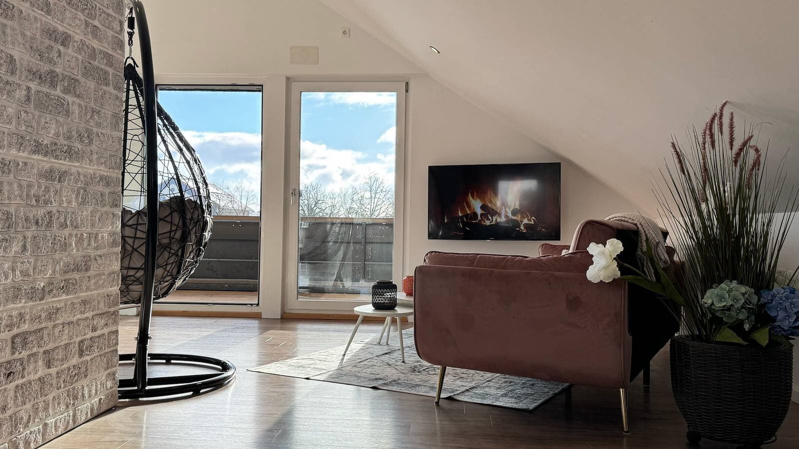 Foto 6 von 31: Einzimmerapartment 'Dinkelberg' mit Bergblick, Balkon und Wi-Fi