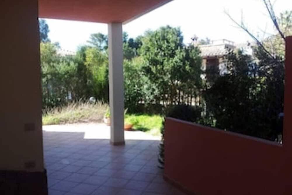 Foto 3 von 11: Unmissable apartment with garden 100mt from the sea, Campulongu - second floor