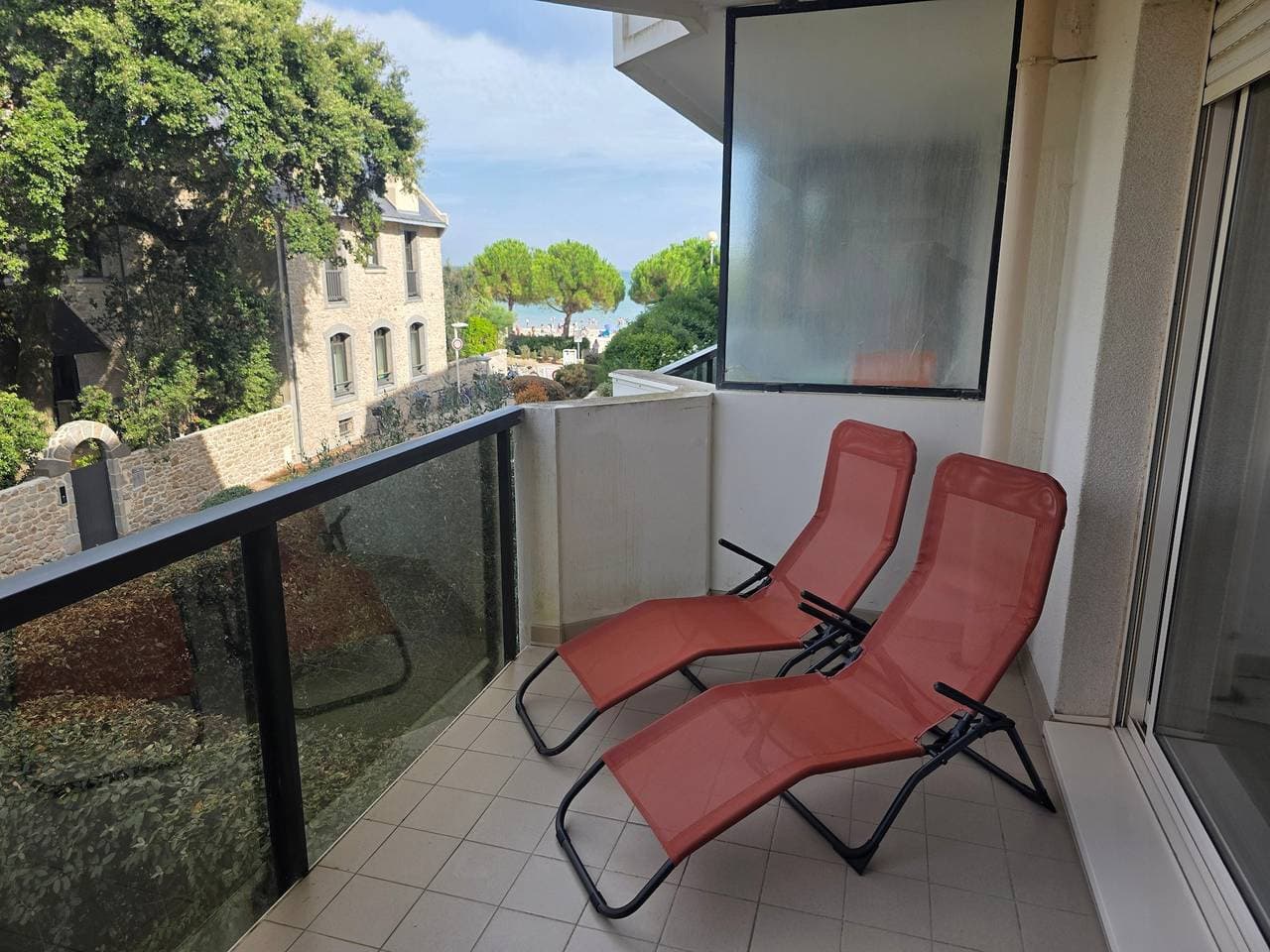 Foto 12 von 24: Einzimmerapartment 'Cosy Au Bord De L'eau' mit Balkon