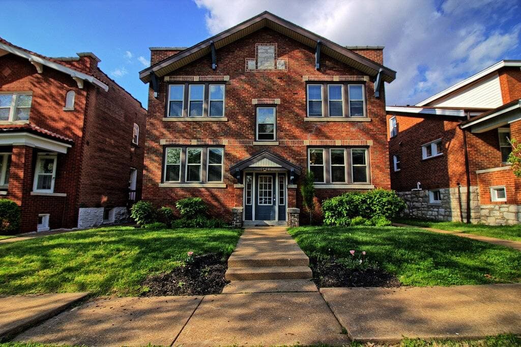 Foto 4 von 28: Chic Minimalist Gem w/ Fenced Backyard + W/D