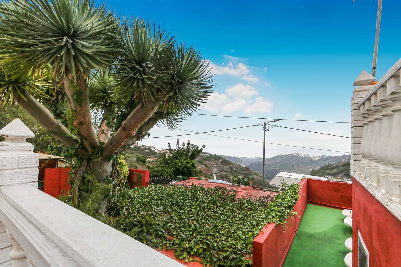 Foto 13 von 37: Mountain Chalet with Sea Views & Pool