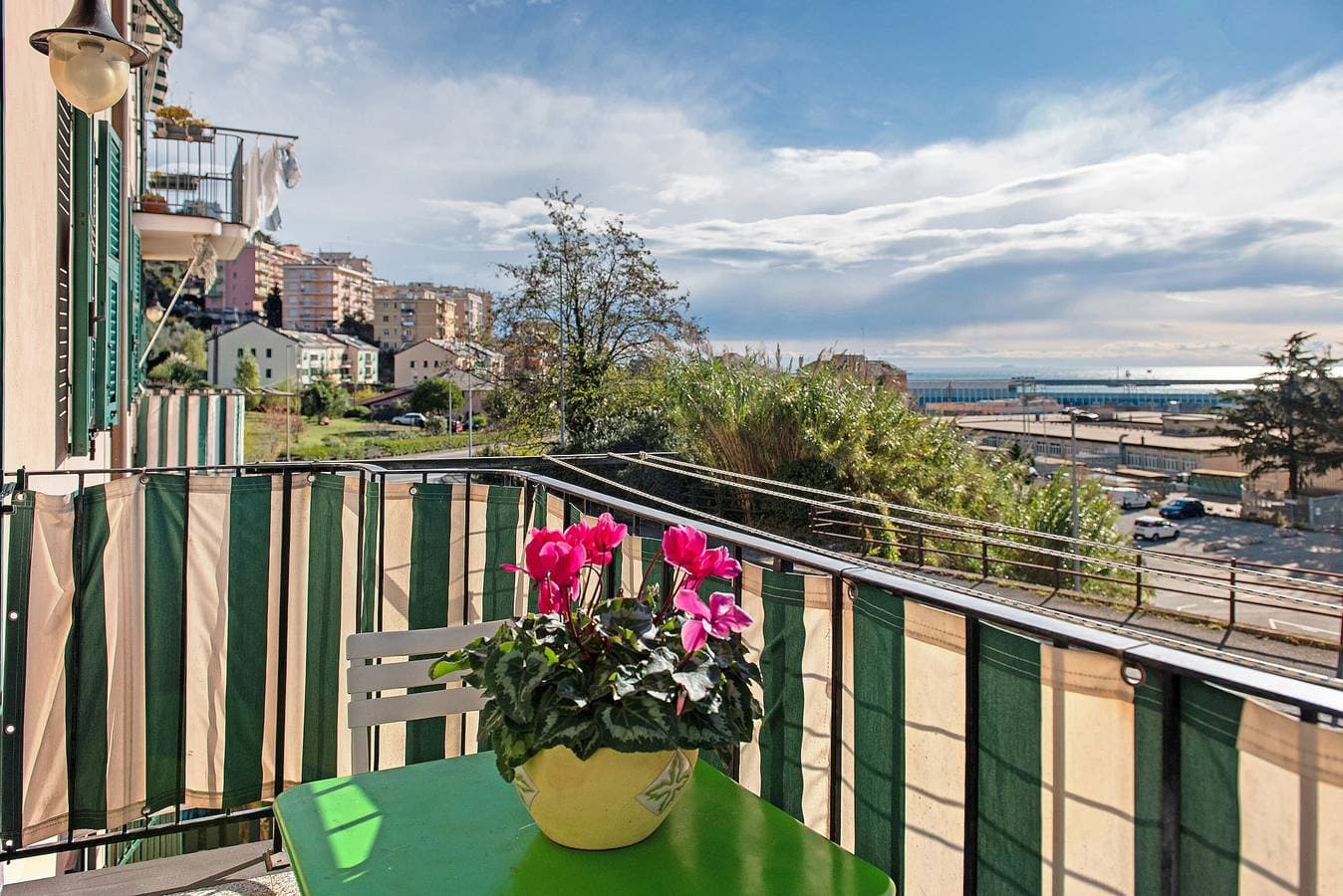 Foto 3 von 38: Mela Garden House Genova – Ruhiges Apartment mit Meerblick, WLAN & Parkplatz