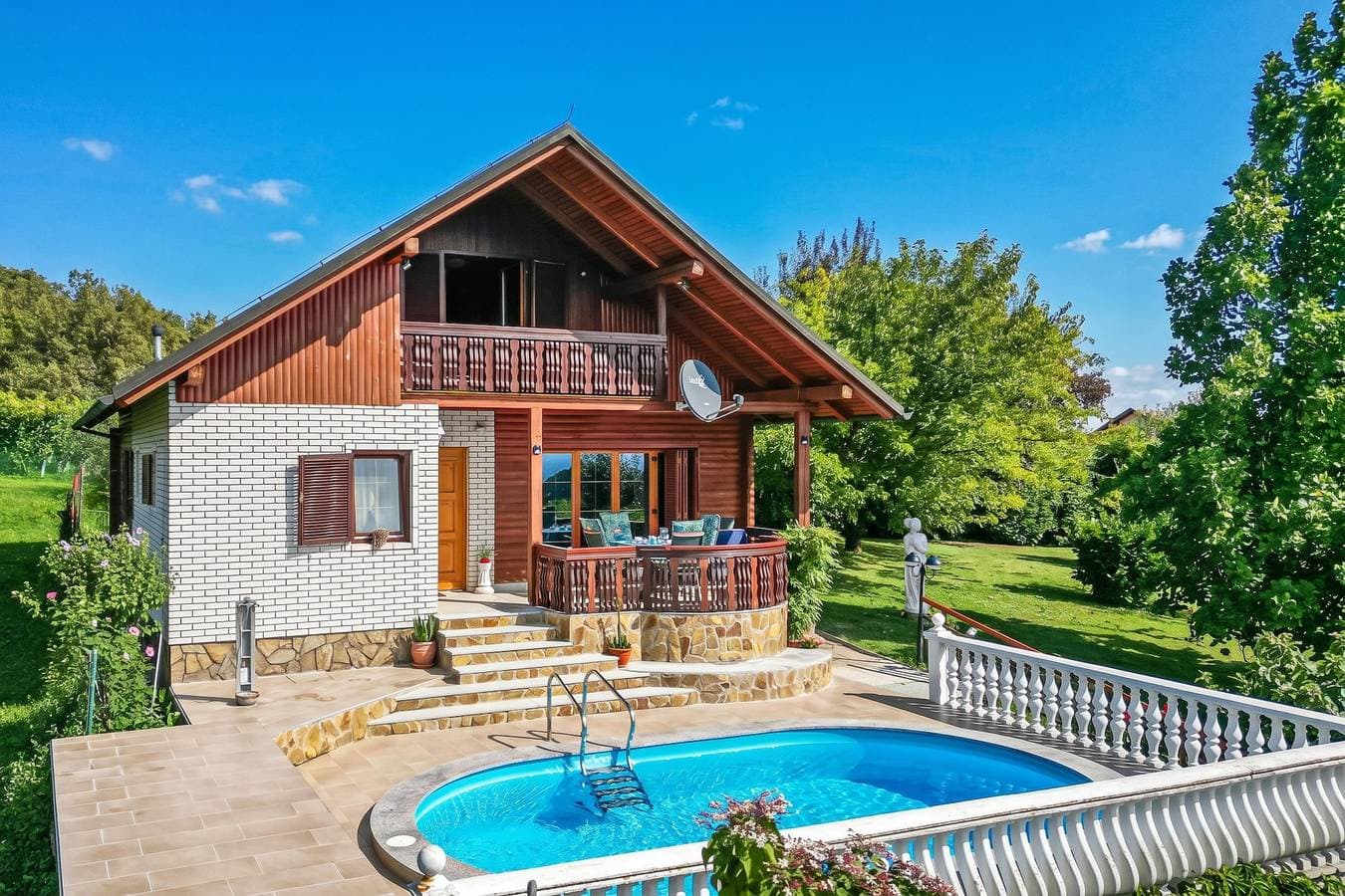 Foto 10 von 25: Pool Chalet Adonis w/ Panoramic Views
