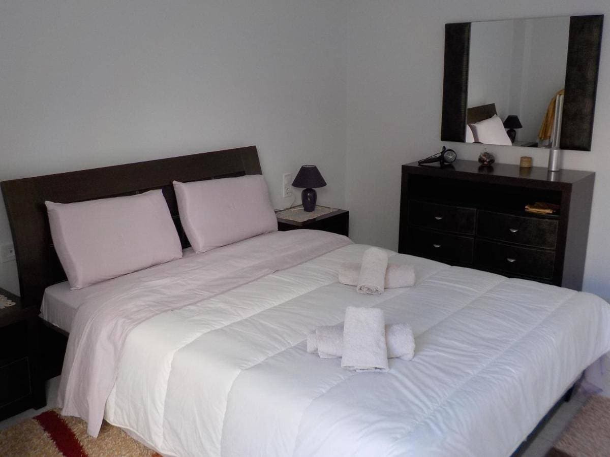 Foto 4 von 13: Triple Room with Living Room