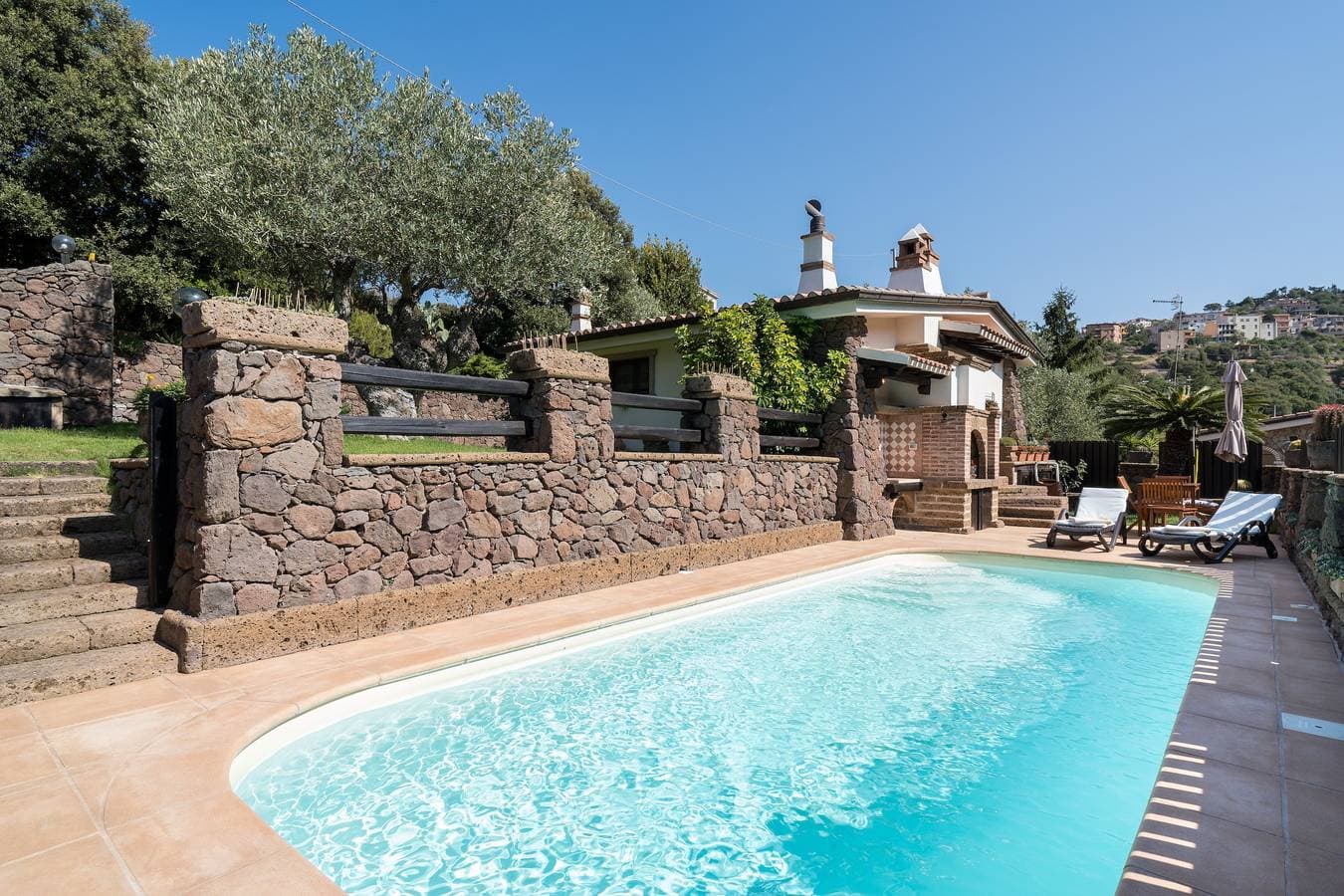 Foto 3 von 26: Ferienhaus 'Bados' mit Bergblick, Pool und Klimaanlage