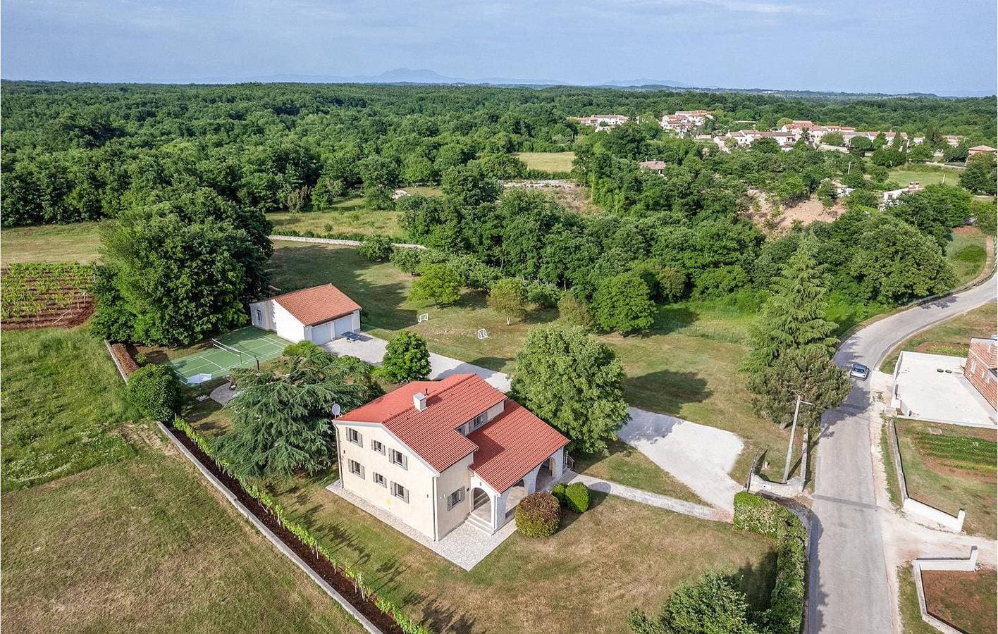 Foto 4 von 49: Gemütliche 250 m² große Ferienwohnung mit Pool und Terrasse in der Nähe von Svetvinčenat