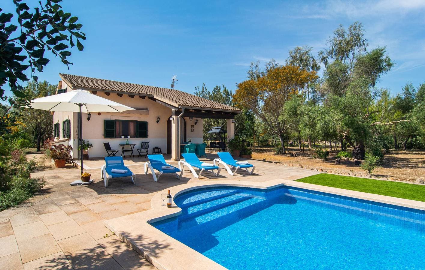 Foto 7 von 38: Gemütliche Terrassenwohnung mit Pool, Küche und Grill in Búger