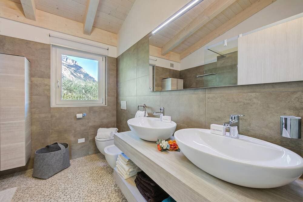 Foto 11 von 29: Mirabelle - Apartment with Terrace & Views, Dro, Italy