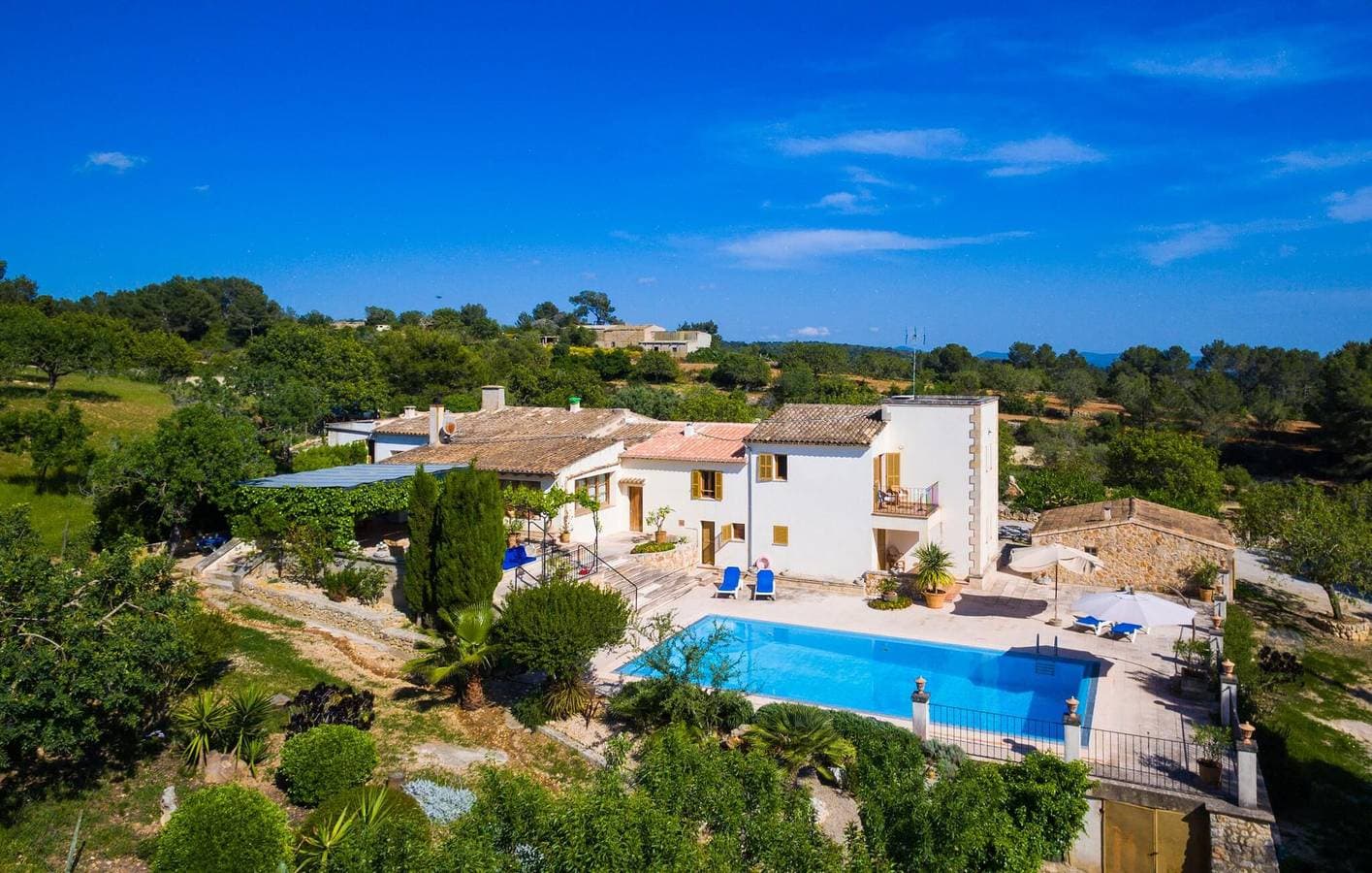 Modernes Apartment mit Pool, Terrasse und Küche in der Nähe des Eigentümers 1