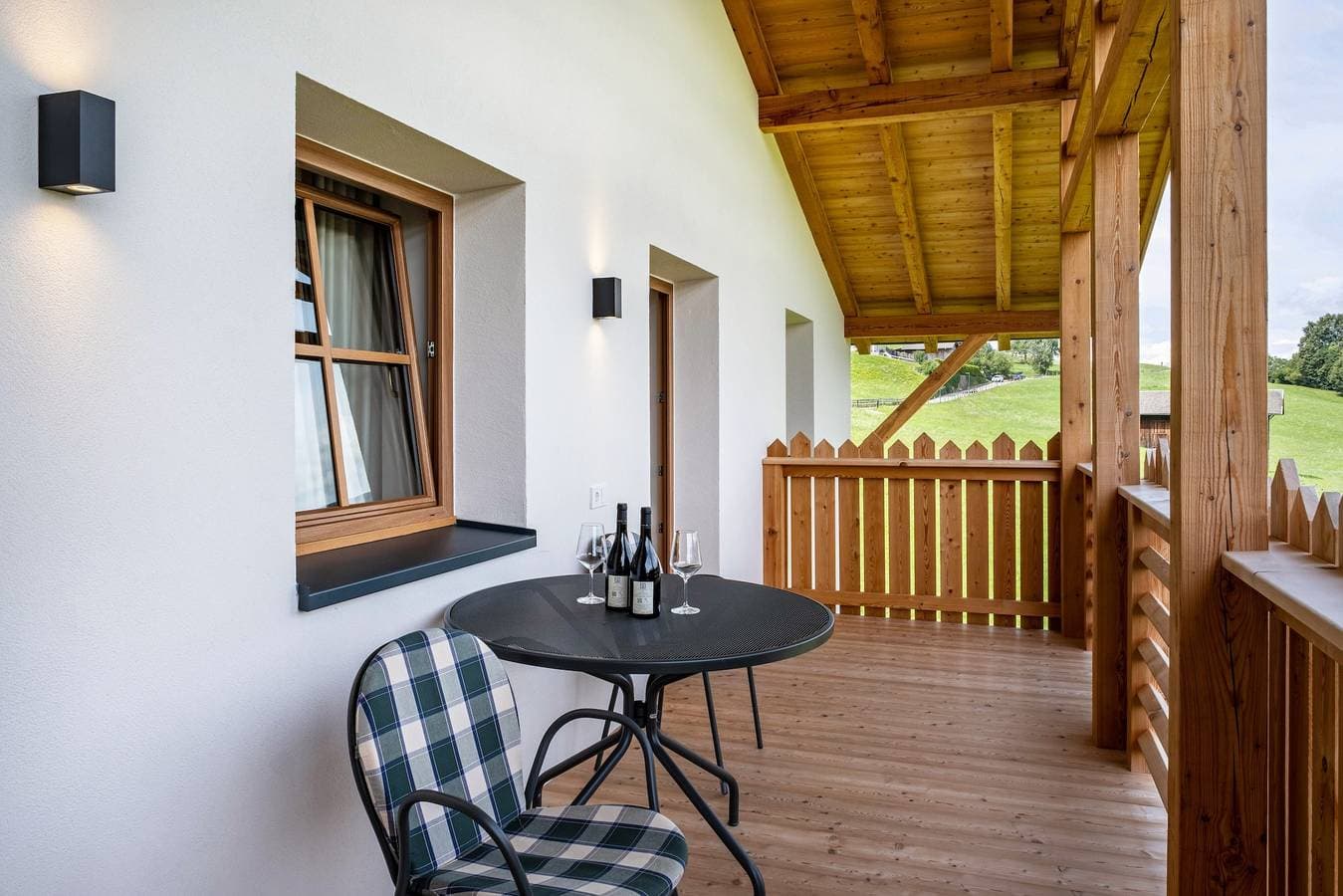 Foto 6 von 45: Ferienwohnung "Schlosshof Hänsel und Gretel" mit Bergblick, Balkonen und WLAN